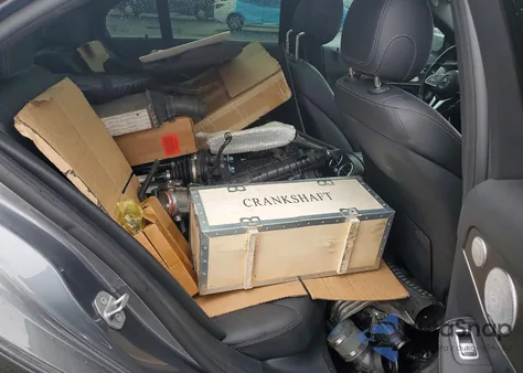 2021 Mercedes-Benz C 300 4Matic z USA, uszkodzony, nr VIN W1KWF8EB4MR649177